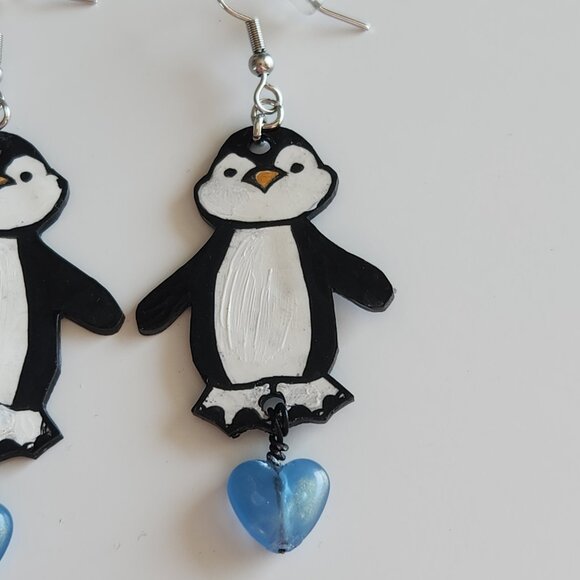 Cute penguin earrings with blue hearts beads ✦ handmade & unique, silver color ✦ - Picture 5 of 9